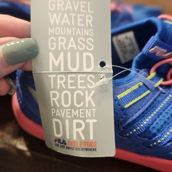 NWT Fila Skele Toes Sneakers - Picture 7 of 7